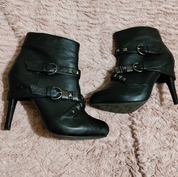 Kim Kardashian boot collection - Picture 6 of 7